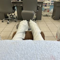 Dnk Nails Spa - Deluxe pedicure