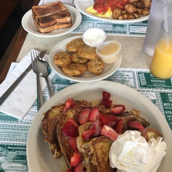 Christopher's Restaurant - Breakfast & Brunch Near Me - Reading, Massachusetts