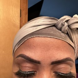 Studio Velle - Henna eyebrow technique