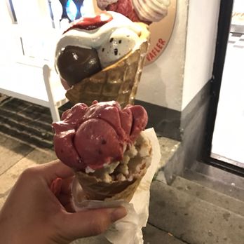 Vaffelbageren - Raspberry and nougat - Ice Cream & Frozen Yogurt Near Me - København K, 84 Vaffelbageren - Raspberry and nougat - Ice Cream & Frozen Yogurt Near Me - København K, 84