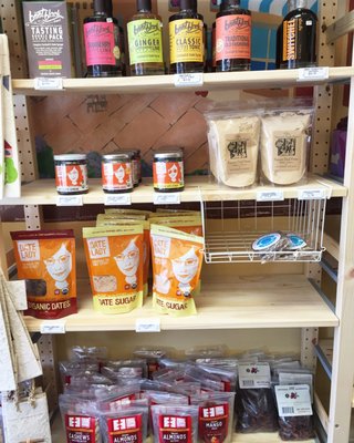 Olive del Mondo: Olive Oils, Vinegars & Vegan Mini Mart by null