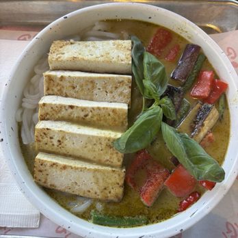 GiGi Curry & Noodle Bar - Pesto green curry with gluten free noodles and steamed tofu (gluten free alternative to fried) - Noodles Near Me - Brooklyn, New York GiGi Curry & Noodle Bar - Pesto green curry with gluten free noodles and steamed tofu (gluten free alternative to fried) - Noodles Near Me - Brooklyn, New York