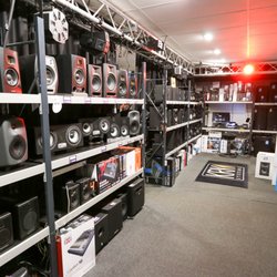 Store DJ