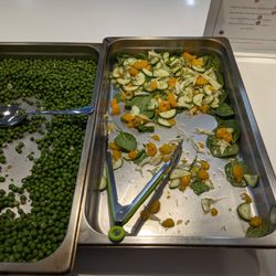 Traiteur Mouton Noir - St Patty's Day: Peas and Clementine/Fennel salad