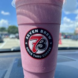 My first 7 Brew smoothie! Tuxedo Blue Pom Smoothie (medium)