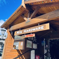 Mountain Hardware - Front entrance