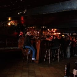 Taverne des Korrigans - Une salle cosy, à la fois intime et accueillante comme un bon pub.