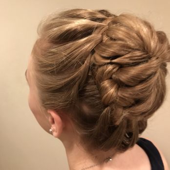 Scissors Edge - Hair Salons Near Me - Winnetka, Illinois