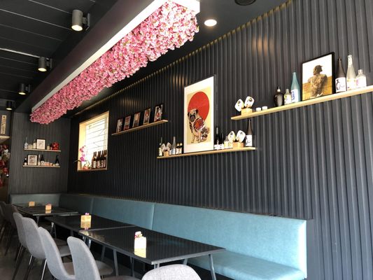 Koi Koi Saké Bar by null