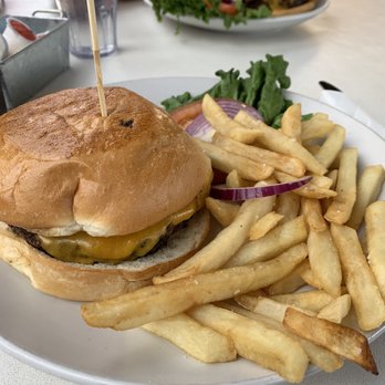 MeMe's Cafe - Cheddar burger - American Near Me - Springdale, Utah
