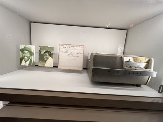 Bob Dylan Center by null
