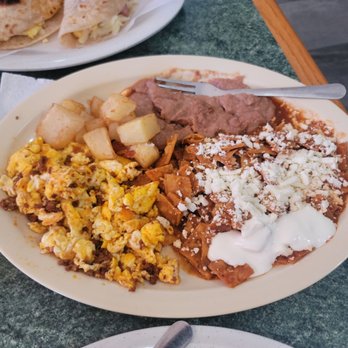 Taqueria Mi Hacienda - Chilaquilles y chorizo con huevo - Mexican Near Me - Pasadena, Texas Taqueria Mi Hacienda - Chilaquilles y chorizo con huevo - Mexican Near Me - Pasadena, Texas