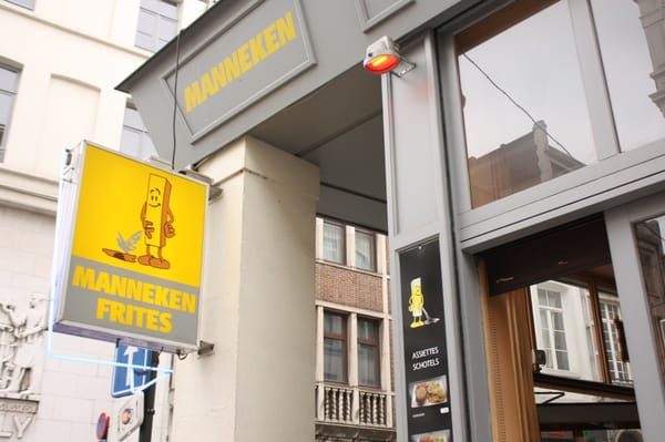 Manneken Frites by null