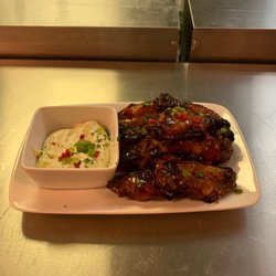 Starr Food Lounge - Spicy Mango Wings!
