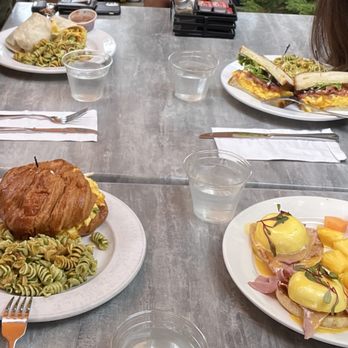 Stratford Court Cafe - Cafes Near Me - Del Mar, California Stratford Court Cafe - Cafes Near Me - Del Mar, California
