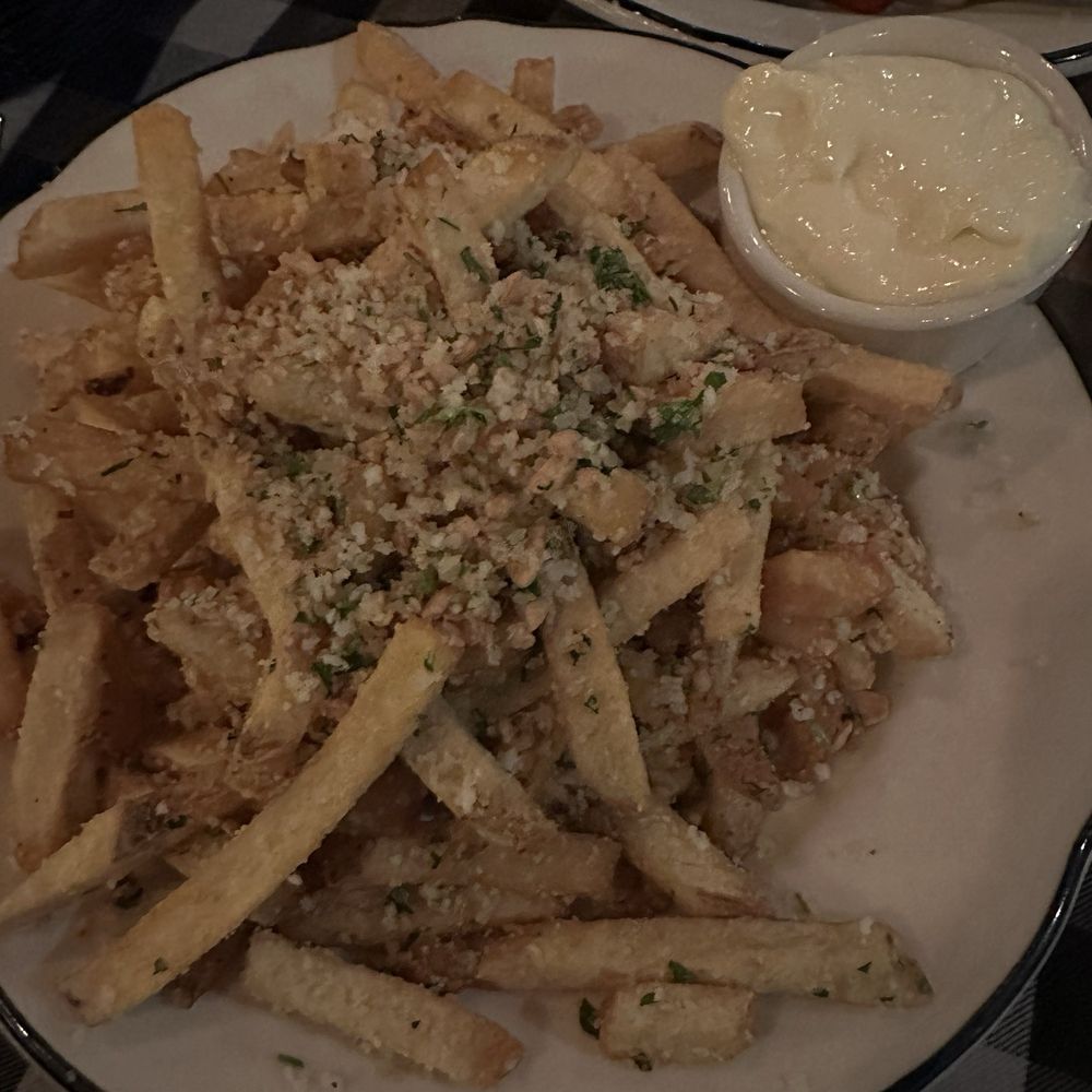 Bill's Restaurant - Truffle fries - American Near Me - Bloomfield Hills, Michigan
