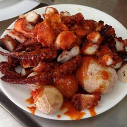 Casa Carmelo - Pulpo con papas arrugás