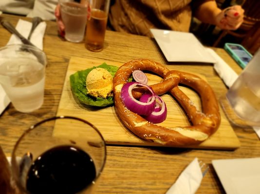 Max Bratwurst und Bier by null