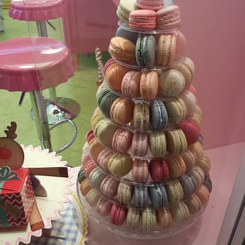 Kevin & Victory's Bakery - Desserts Near Me - Rome, RM