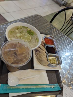 3 Sauces Hainak Chicken Rice 海南鸡饭 by null