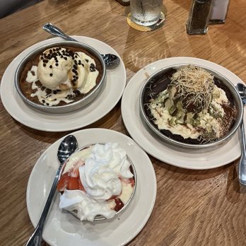 BJ's Restaurant & Brewhouse - Salted Caramel Pizookie Strawberry Shortcake Pizookie Mini Dubai Chocolate Pizookie - New American Near Me - Moreno Valley, California BJ's Restaurant & Brewhouse - Salted Caramel Pizookie Strawberry Shortcake Pizookie Mini Dubai Chocolate Pizookie - New American Near Me - Moreno Valley, California
