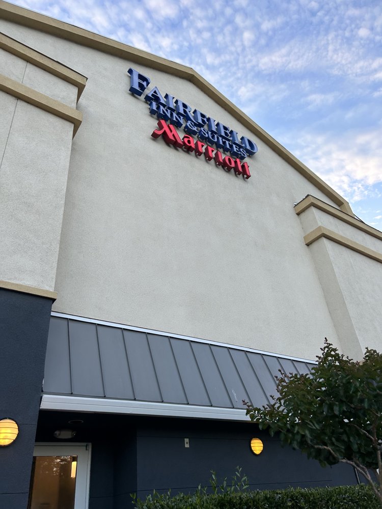 FAIRFIELD INN & SUITES 24 Photos & 56 Reviews 1140 Airport Park