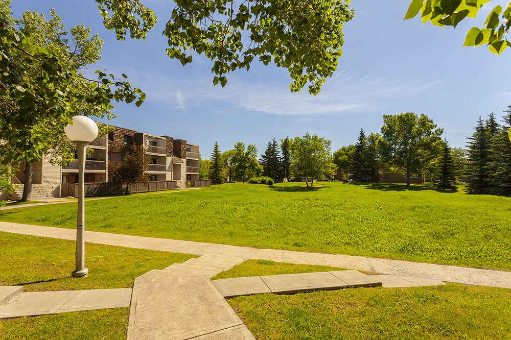 PINERIDGE GREENE APARTMENTS Updated August 2024 5300 Rundlehorn Dr