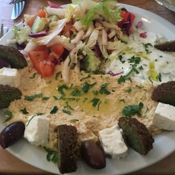 Kaffeerestaurant Nil - Hummus Plate - Cafes Near Me - Vienna, 9