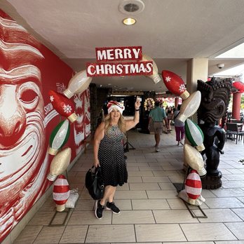 The Christmas Bar - Pop-Up Restaurants Near Me - Honolulu, Hawaii The Christmas Bar - Pop-Up Restaurants Near Me - Honolulu, Hawaii