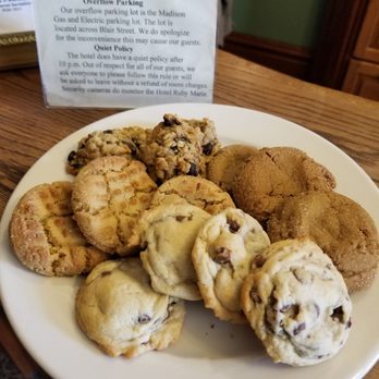 Hotel Ruby Marie - Hotels Near Me - Madison, Wisconsin