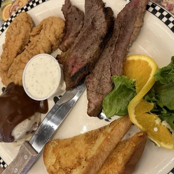 Black Bear Diner Menifee - Tri-Tip* & Chicken Strips (710-900 cals.) - Diners Near Me - Menifee, California