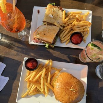 FIREHOUSE - Firehouse burger, avocado BLT, drinks - American Near Me - San Diego, California FIREHOUSE - Firehouse burger, avocado BLT, drinks - American Near Me - San Diego, California