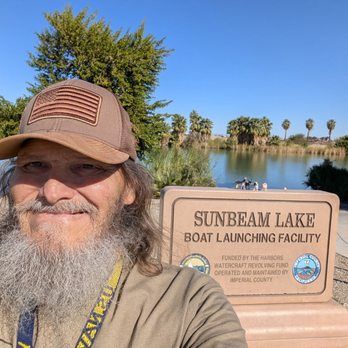 Sunbeam Lake - Look it's me! - Lakes Near Me - Seeley, California