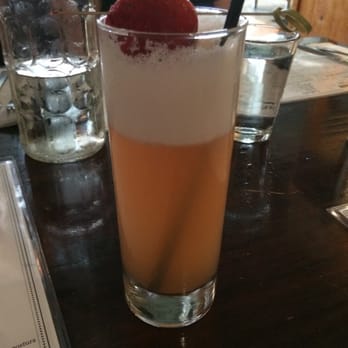 Rail Trail Flatbread - Tia Rosa's Fizz - Bars Near Me - Hudson, Massachusetts