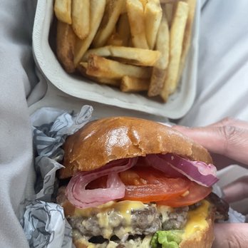 Bareburger - Forest Hills - Bacon cheeseburger French fries - Burgers Near Me - Forest Hills, New York Bareburger - Forest Hills - Bacon cheeseburger French fries - Burgers Near Me - Forest Hills, New York