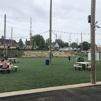 9 Mile Garden - Amazing turf for events, concerts, movies, and more. - Food Trucks Near Me - Afton, Missouri 9 Mile Garden - Amazing turf for events, concerts, movies, and more. - Food Trucks Near Me - Afton, Missouri