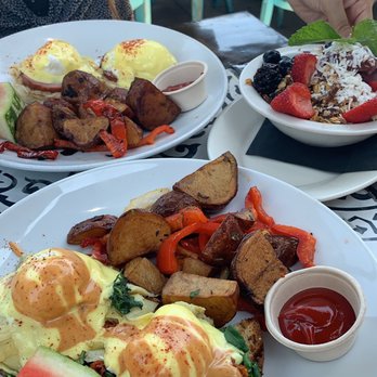 Farmer's Table - Eggs benedict florentine - New American Near Me - La Mesa, California Farmer's Table - Eggs benedict florentine - New American Near Me - La Mesa, California