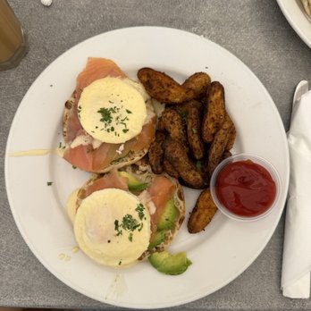 Zinc Cafe & Bar - Zinc Benedict - New American Near Me - Laguna Beach, California Zinc Cafe & Bar - Zinc Benedict - New American Near Me - Laguna Beach, California