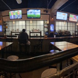 G Pub - Bar area