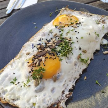 Cotidiano - Avocado toast with organic eggs - Cafes Near Me - Munich, BY