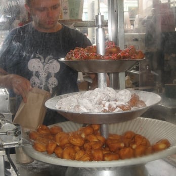 Daily Dozen Doughnut - Bakeries Near Me - Seattle, Washington Daily Dozen Doughnut - Bakeries Near Me - Seattle, Washington
