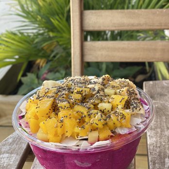 Raw Smoothie Co. - Dragon Ball P  Pitaya, Pineapple, coconut water and Agave - Acai Bowls Near Me - Tampa, Florida