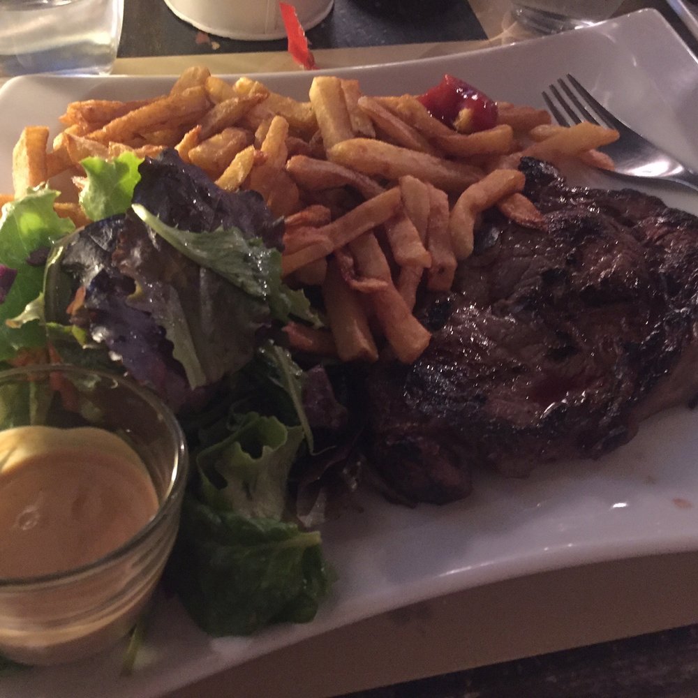 Zinzolin - Steak with fries and salad - French Near Me - Avignon, 84