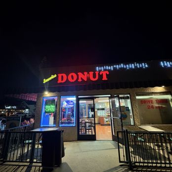 Sunrise Donuts - Outside with the patio seating. Drive thru is on the other side @yassiG - Donuts Near Me - Long Beach, California Sunrise Donuts - Outside with the patio seating. Drive thru is on the other side @yassiG - Donuts Near Me - Long Beach, California