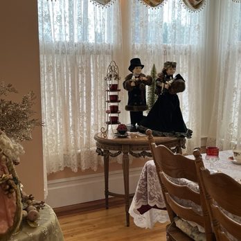 Tea At 202 - Christmas Decor - Tea Rooms Near Me - Oakdale, California Tea At 202 - Christmas Decor - Tea Rooms Near Me - Oakdale, California