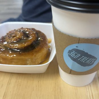360 Treats - Pecan Cinnamon roll and latte - Coffee & Tea Near Me - Columbia, South Carolina