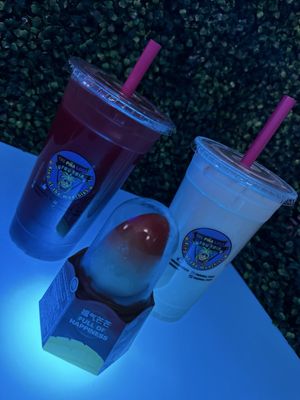 The Piña Loca Fruteria by null