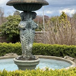 OceanCliff - Beautiful fountain at entrance