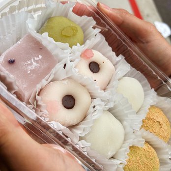 Fugetsu-Do - Candy Stores Near Me - Los Angeles, California Fugetsu-Do - Candy Stores Near Me - Los Angeles, California