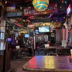 The Green Door Tavern - Bar inside